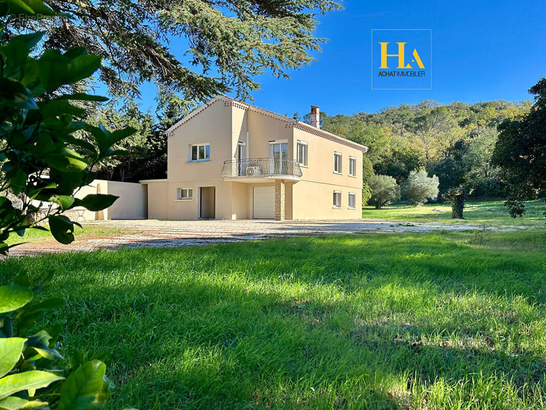 Maison à SAINT-PAUL-TROIS-CHATEAUX