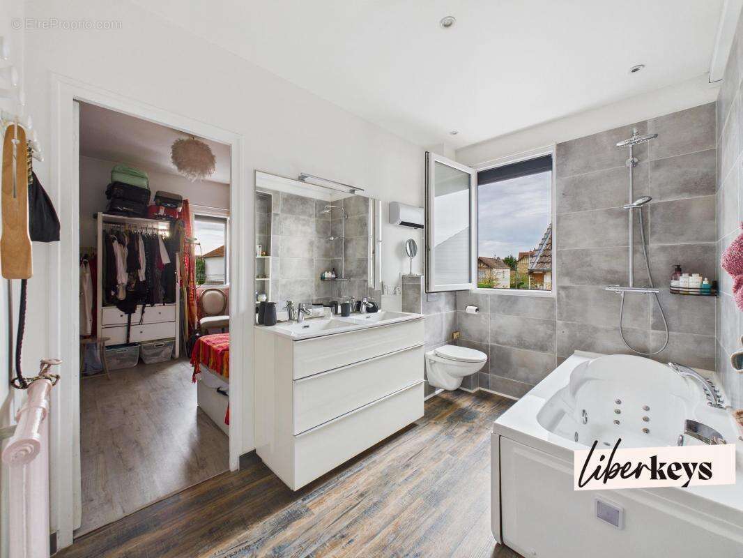 Maison à VILLEMOMBLE