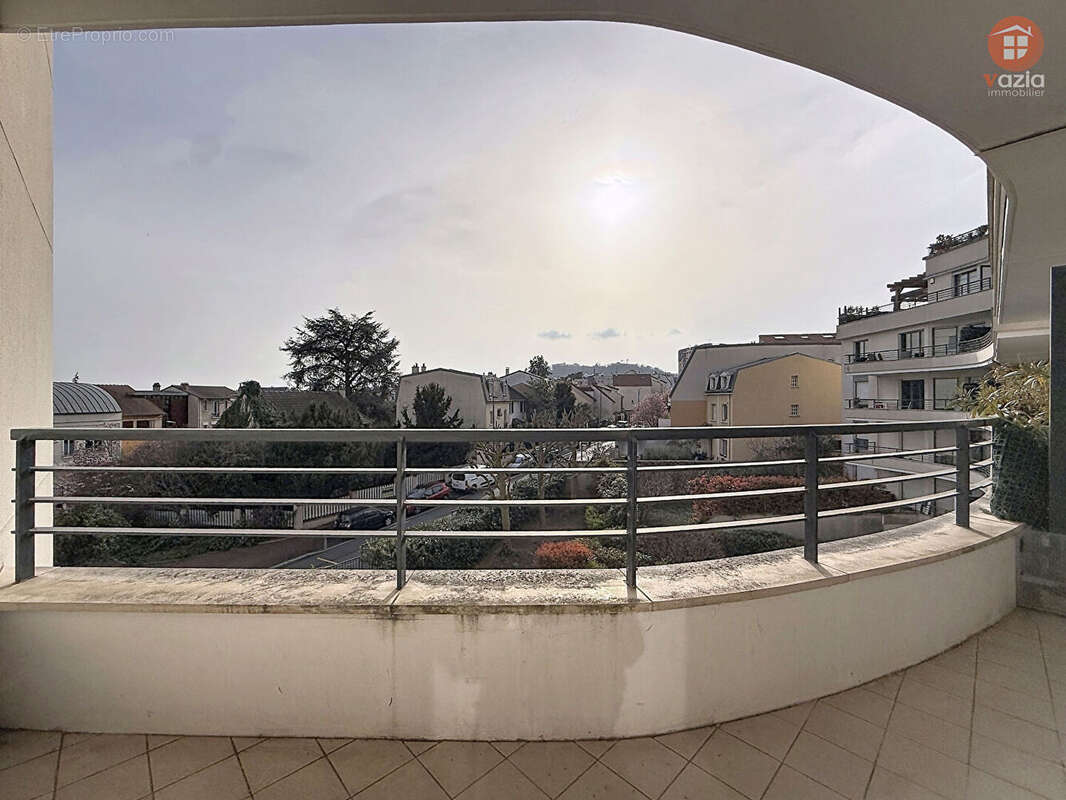 SURESNES · Appartement 3 pièces · 74,6 m² · Terrasse - cave- Possibilité deux boxes - photo 7