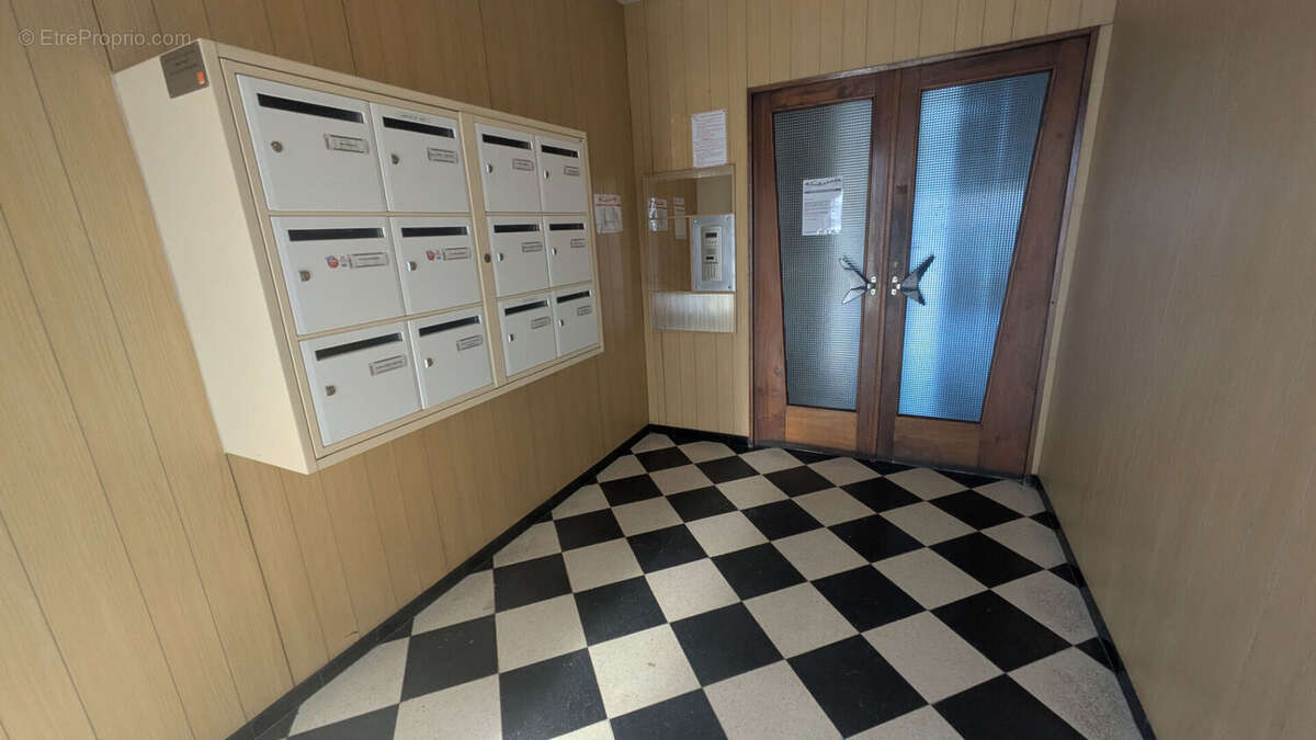 Rochefort Centre - Appartement T2 de 58 m² avec garage, cellier et possibilité de 2ème chambre - photo 16
