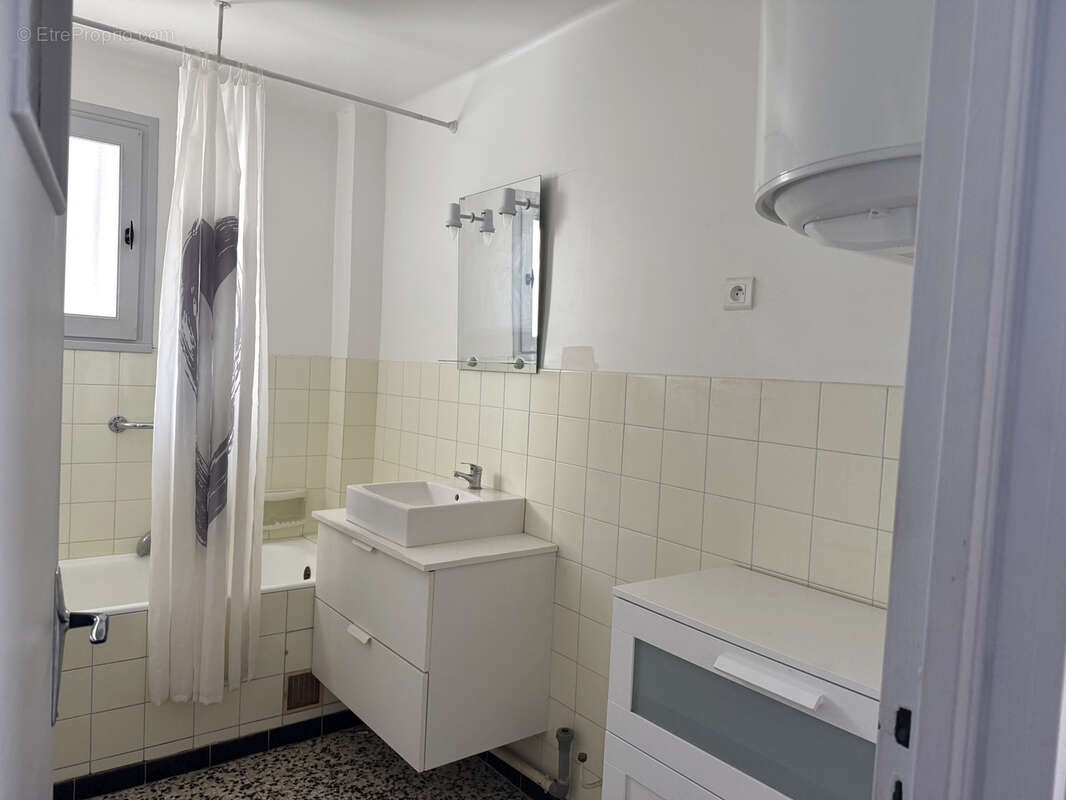 Appartement à SIX-FOURS-LES-PLAGES