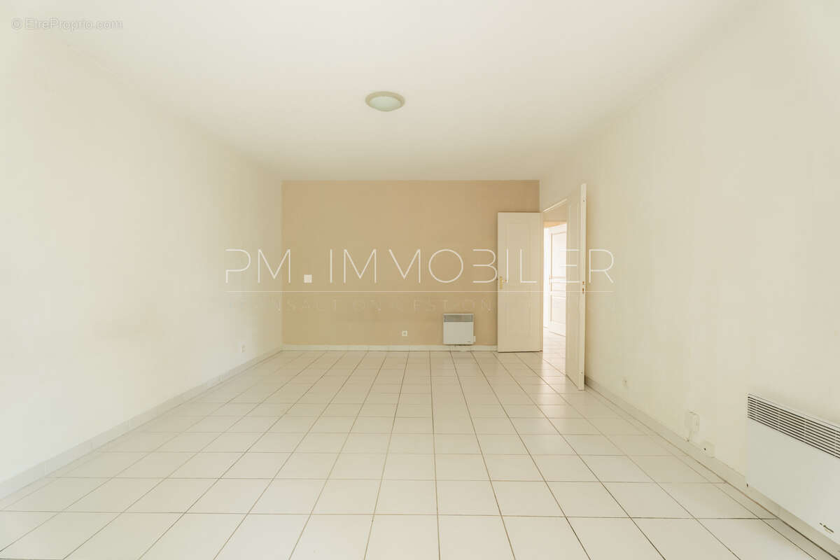 Appartement à MARSEILLE-5E