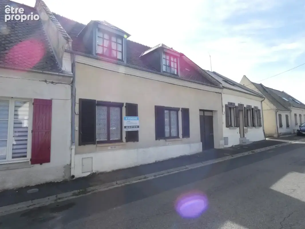 À Vendre : Maison de Caractère avec Jardin et Dépendances à Crépy (02) - photo 18