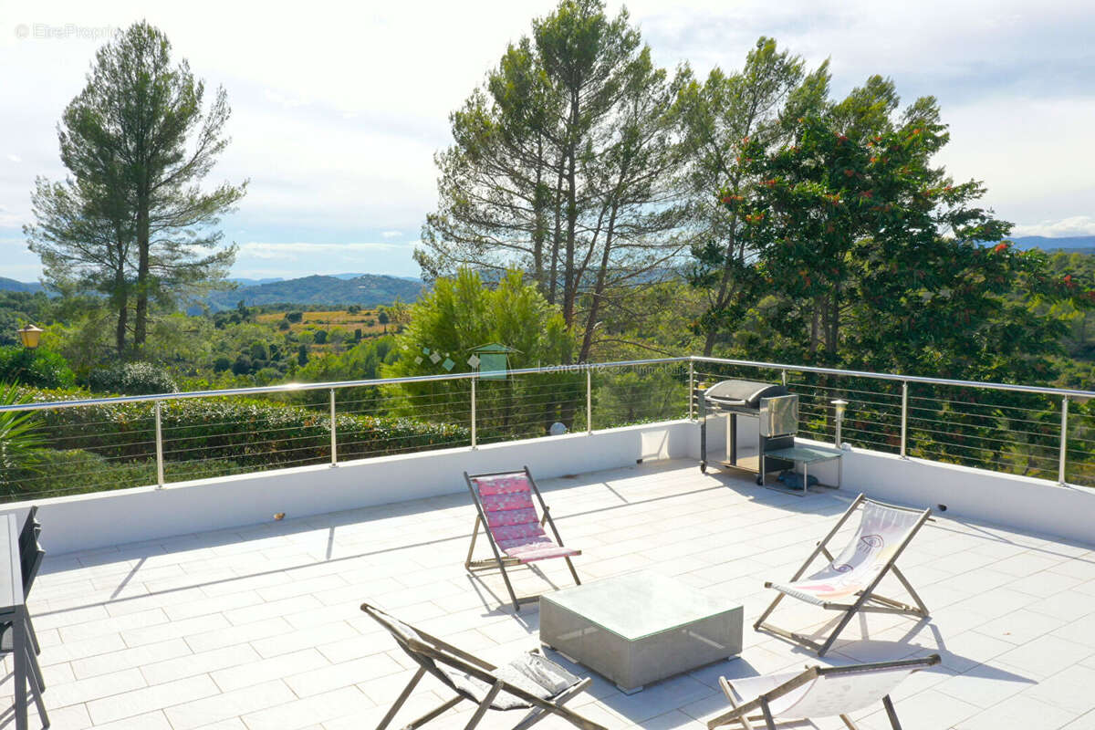 Maison à PEYMEINADE