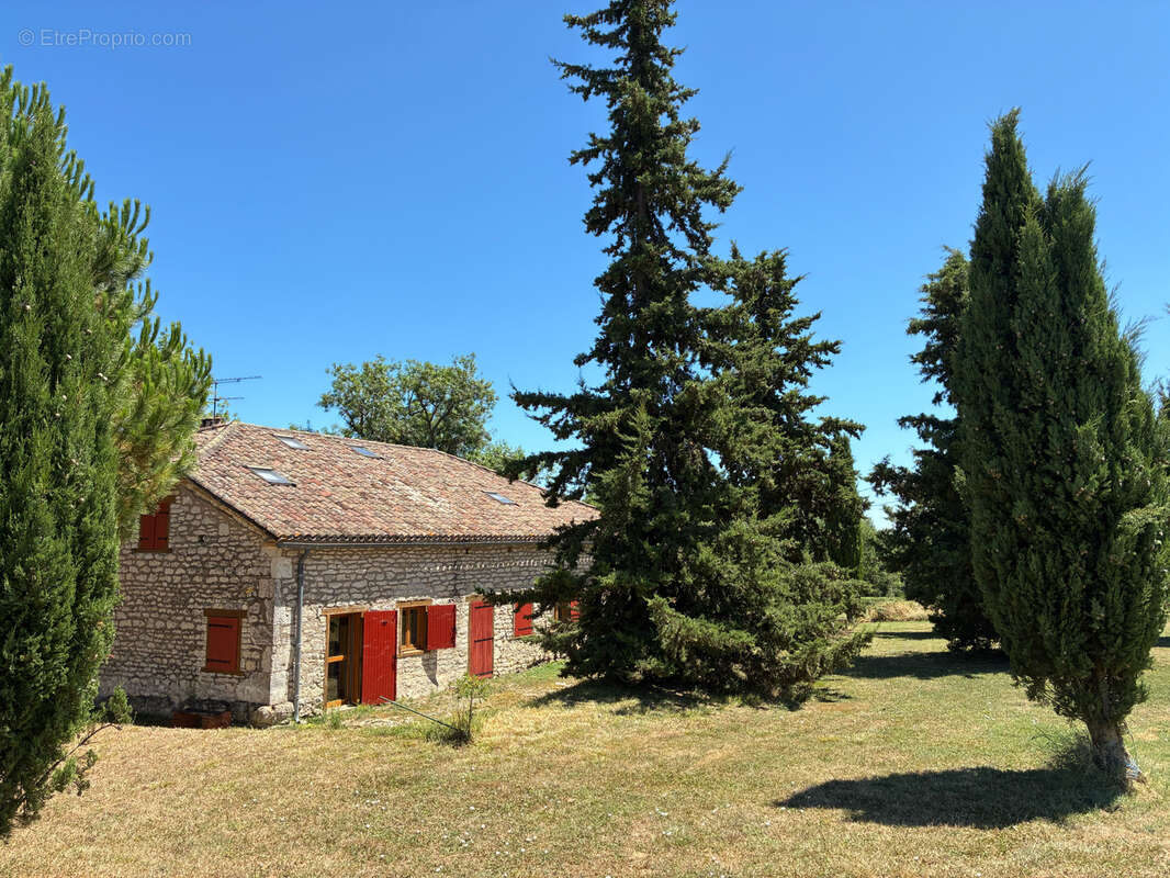 Maison à CASTELNAU-MONTRATIER