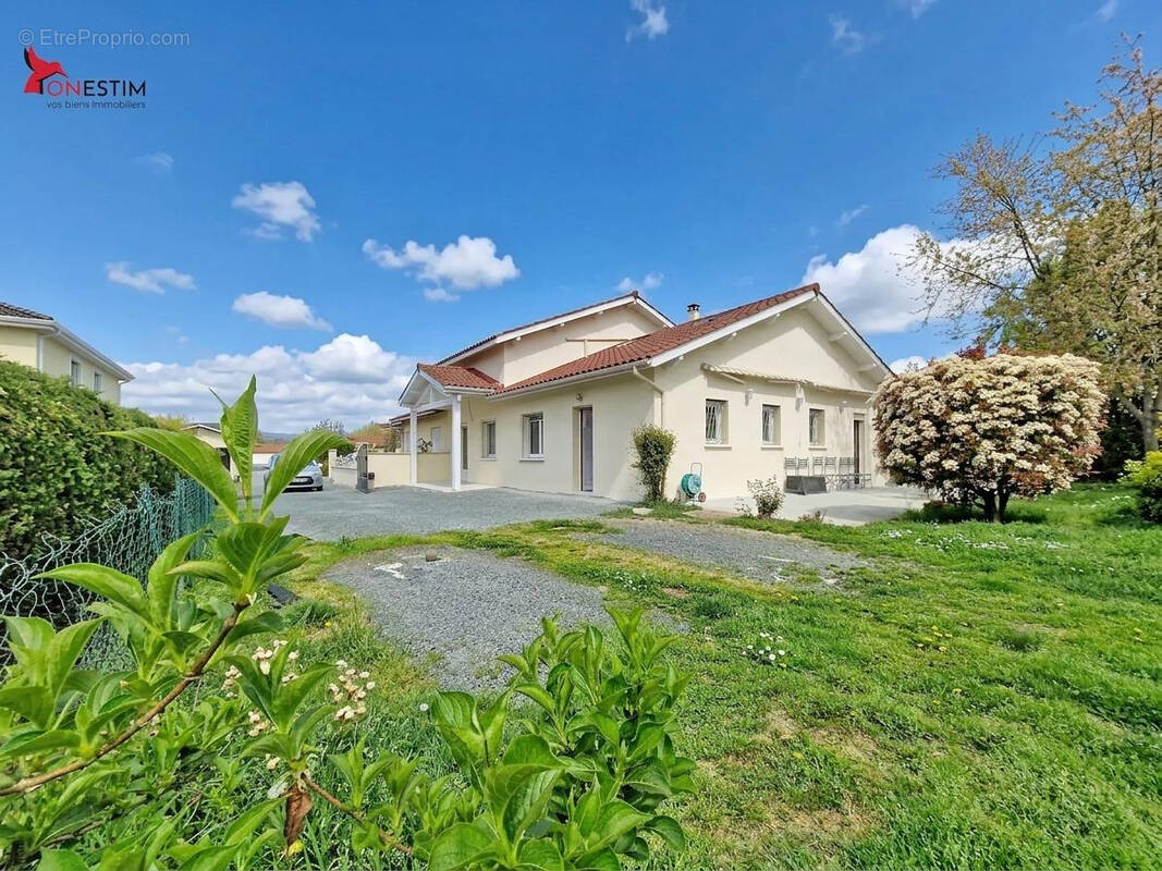 Maison à SURY-LE-COMTAL
