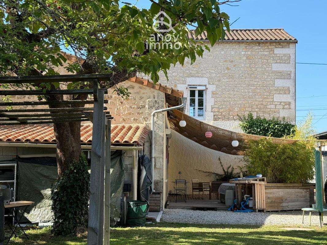 Maison à L'ISLE-D'ESPAGNAC