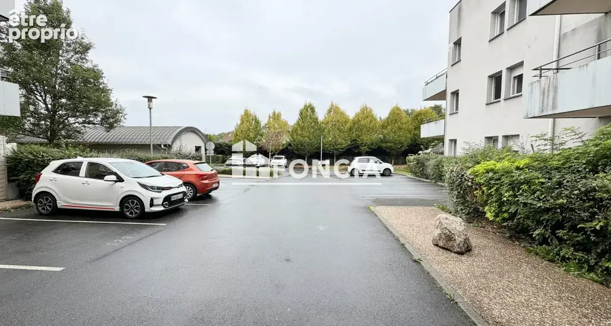Grand studio vendu libre d occupation en residence recente securisee - photo 4