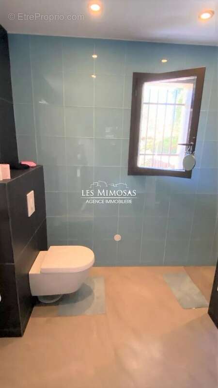 Maison à ROQUEBRUNE-SUR-ARGENS