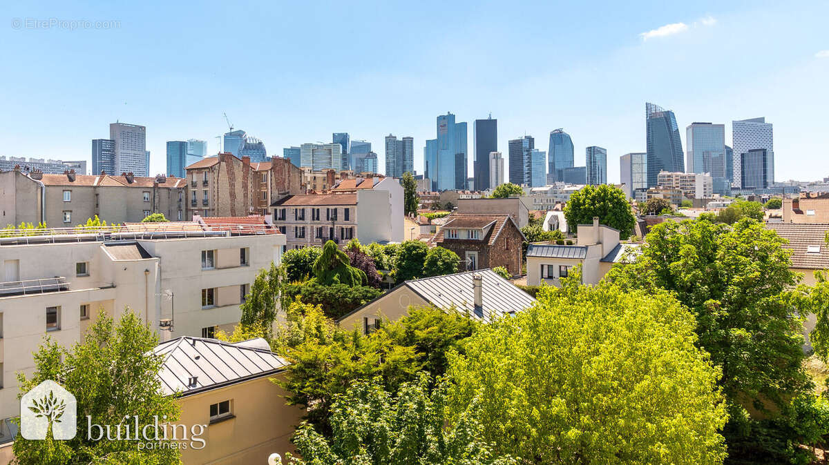 Appartement à COURBEVOIE