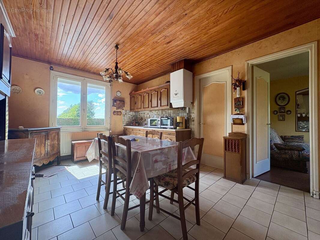 Maison 66 m² à Saint-Pierre-De-Semilly  - photo 2