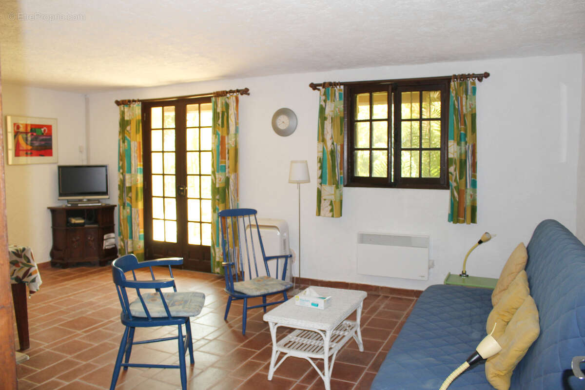 Maison à BORMES-LES-MIMOSAS