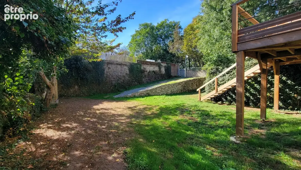 Maison à CHANZEAUX