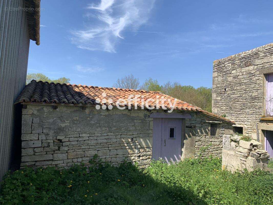 Maison à CELLETTES