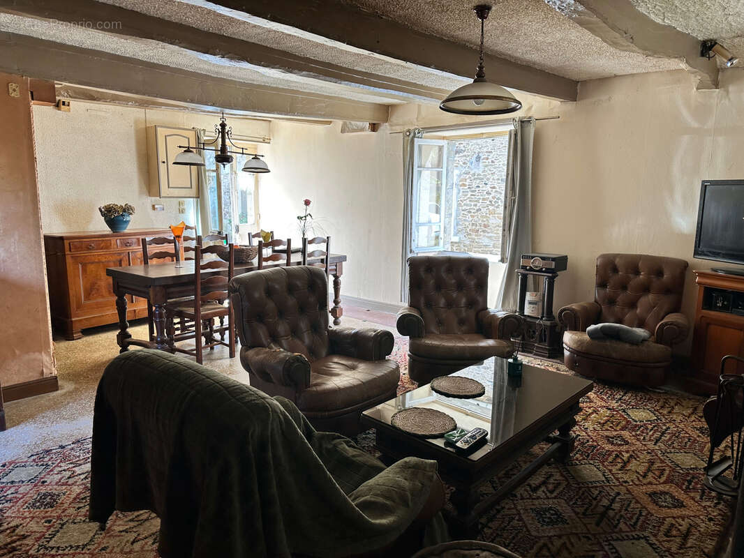 Maison à MATIGNON