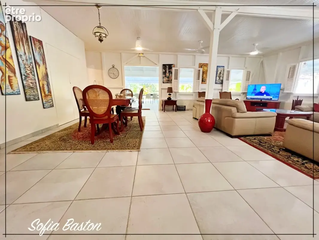 Sainte-Anne Plage – Villa T7 de 220 m²hab.+ 231m2 de terrasses - Piscine - bungalows annexes– Terrain 1 409 m² – Martinique (972 - photo 13