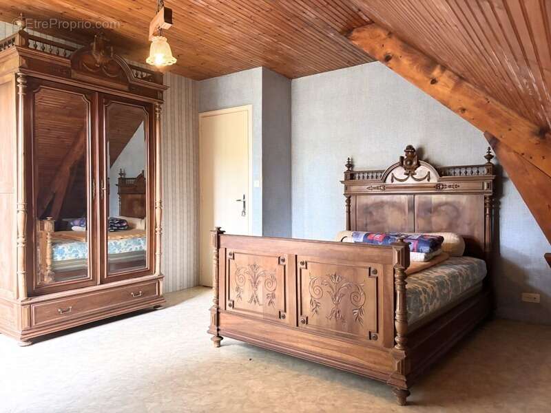 Maison 208m² - 6 Chambres - DEPENDANCES - TERRAIN 2100m² - photo 5