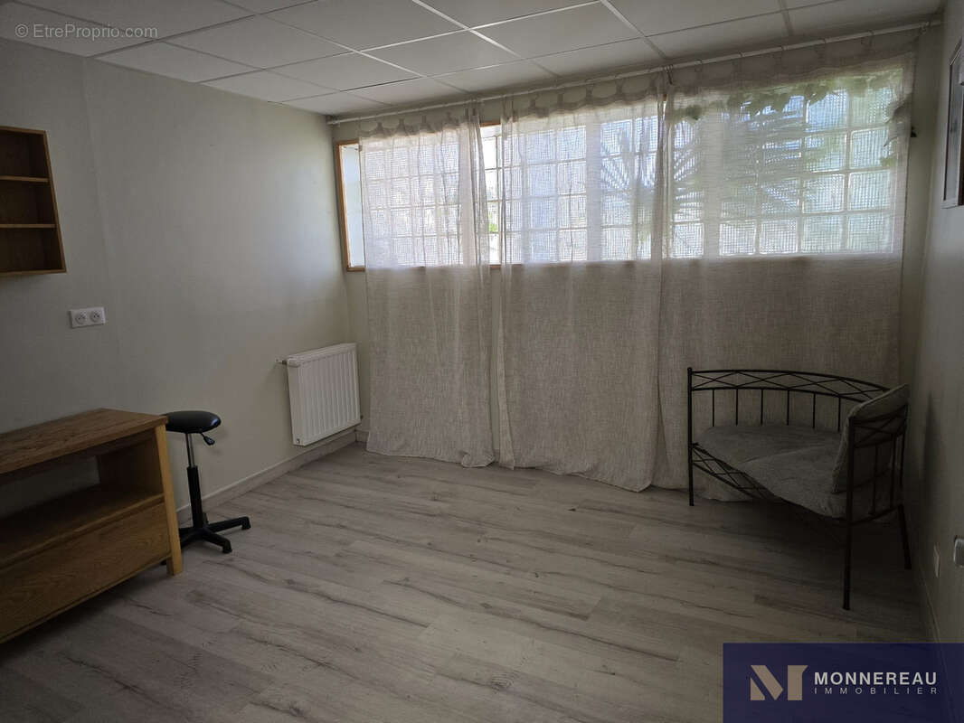Appartement à BARBEZIEUX-SAINT-HILAIRE