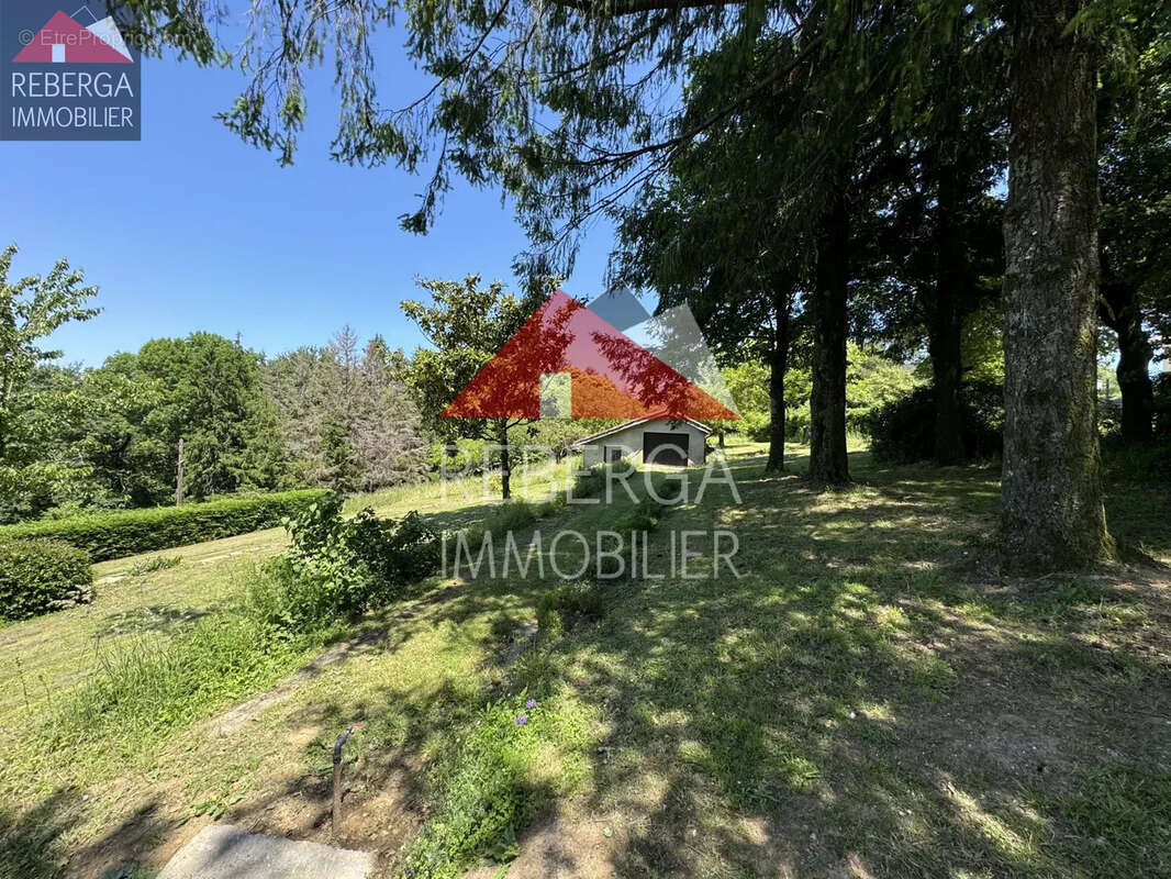 Terrain à PONT-DE-LARN