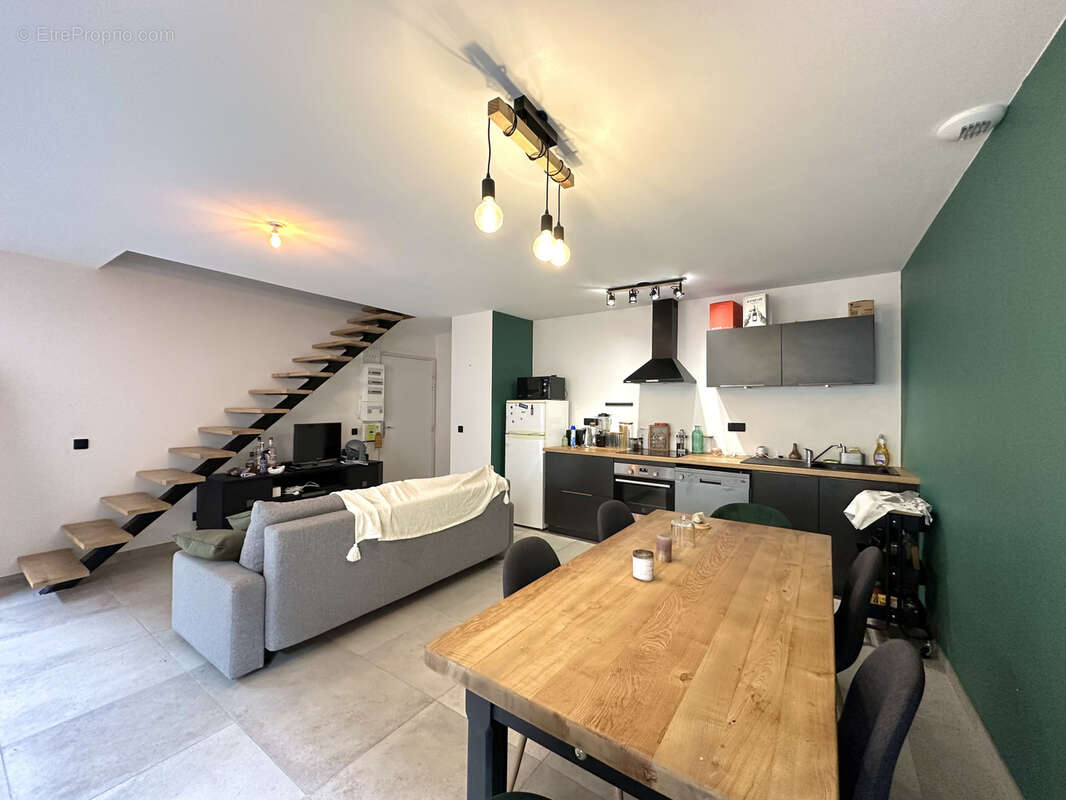 Appartement à THURINS