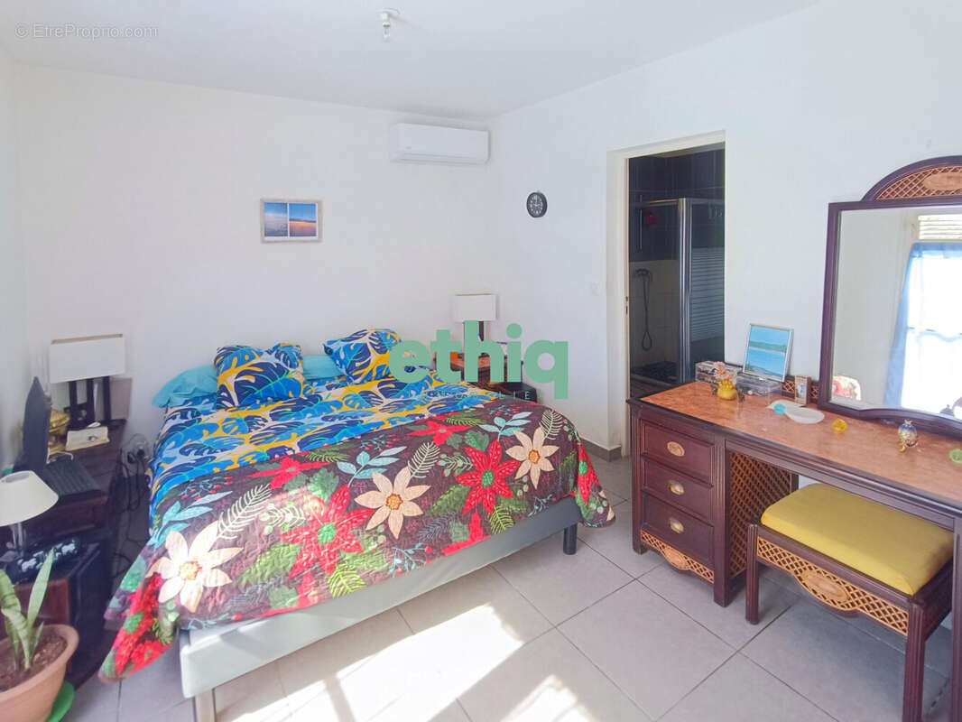 Maison à BAIE-MAHAULT