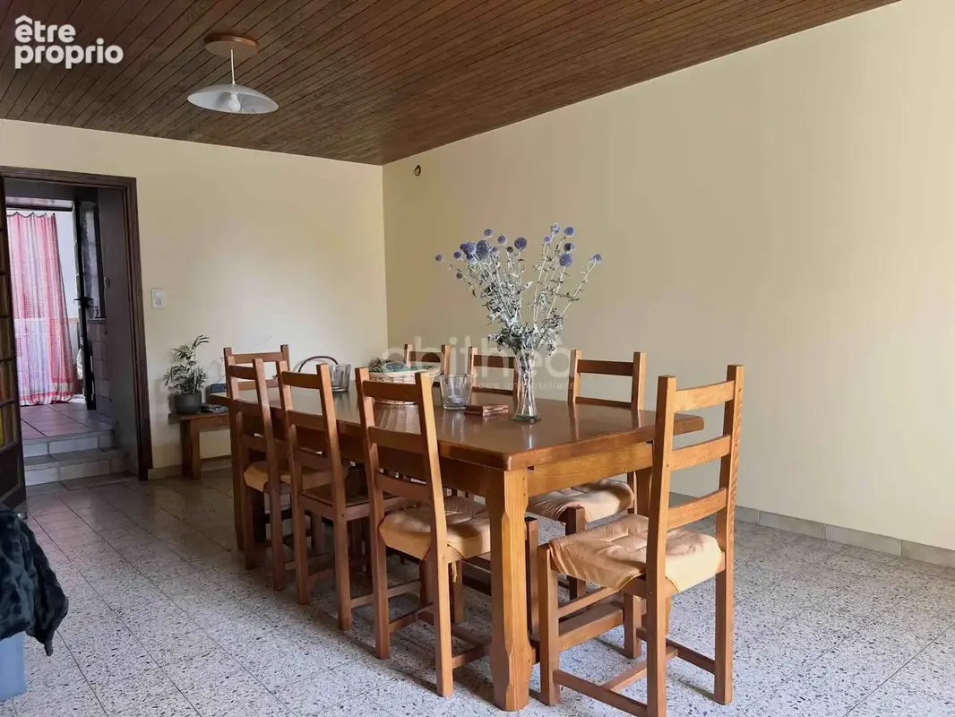 Maison de bourg avec grange attenante  - photo 2