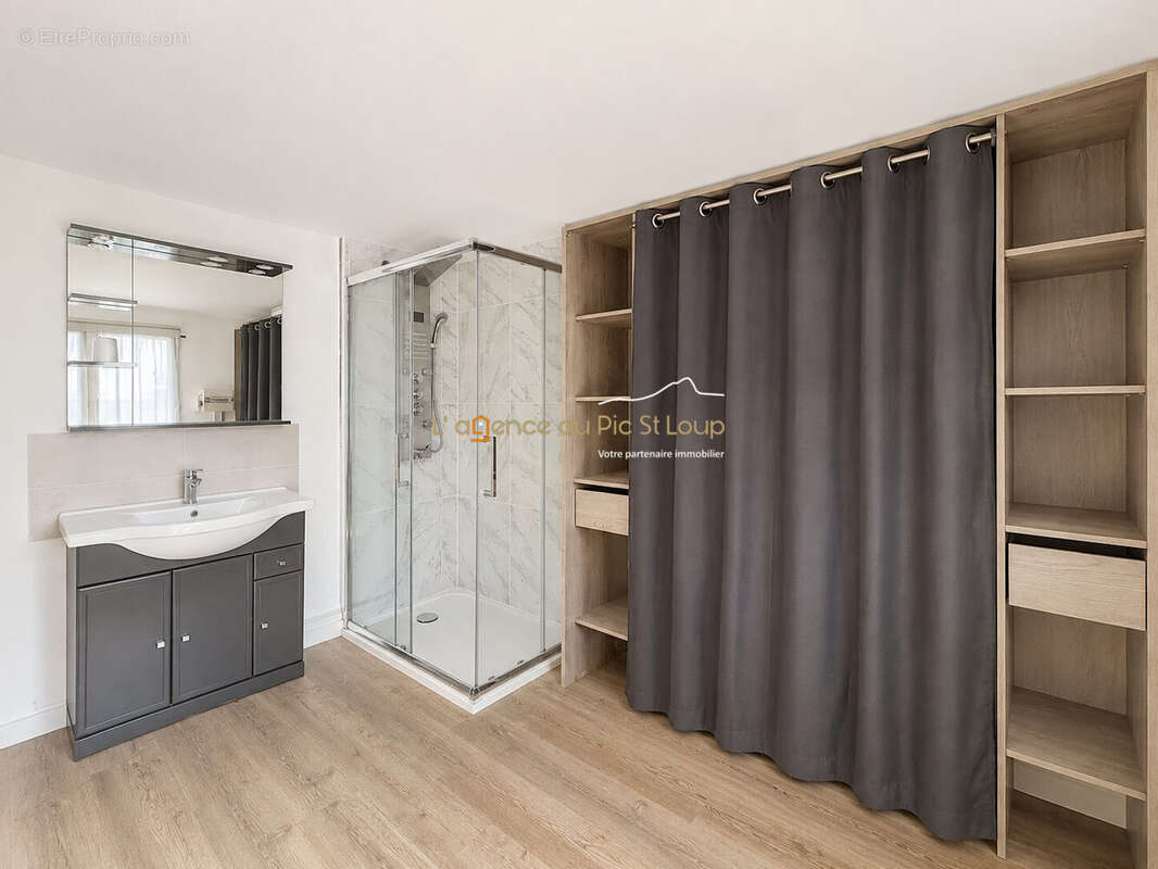 Maison 141 m² à Saint-Mathieu-De-Treviers  - photo 6
