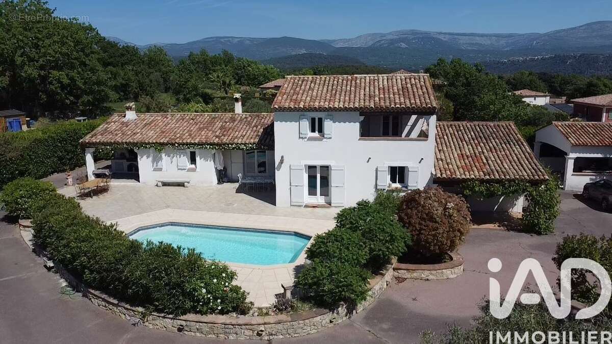 Maison 170 m² à Montauroux  - photo 2