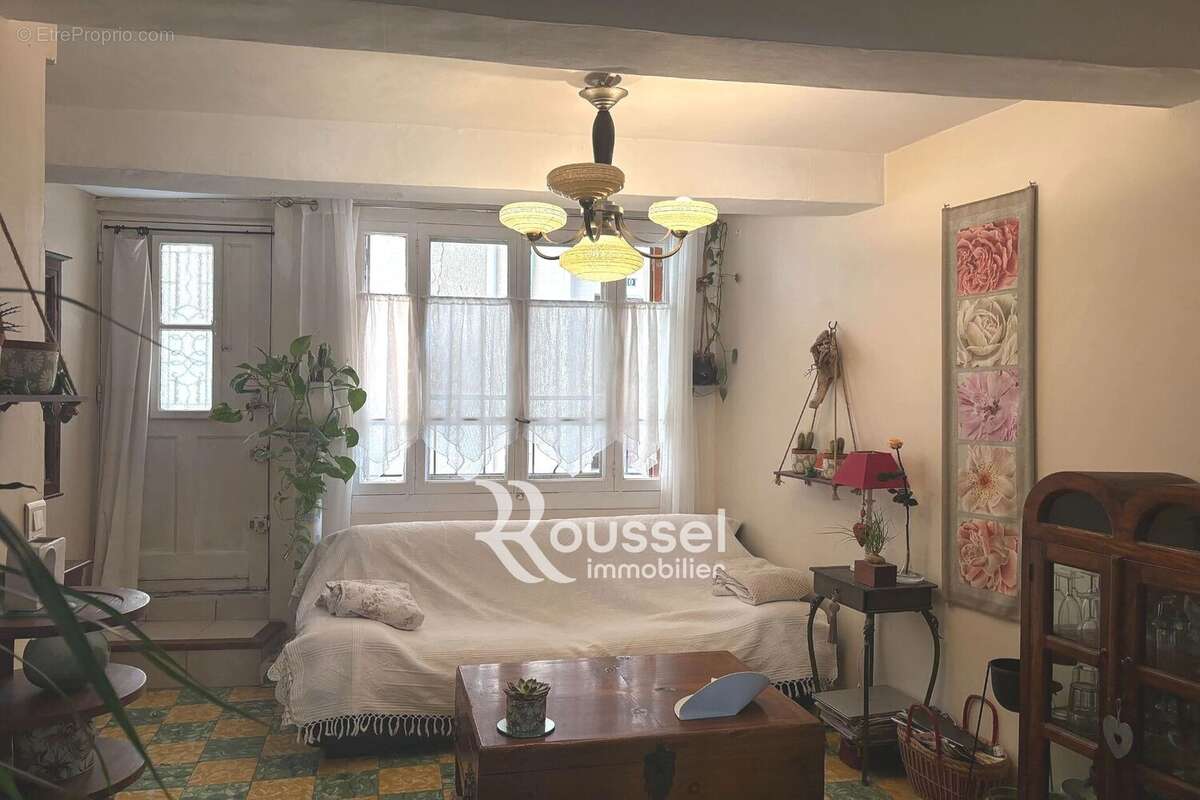 Maison à POUSSAN