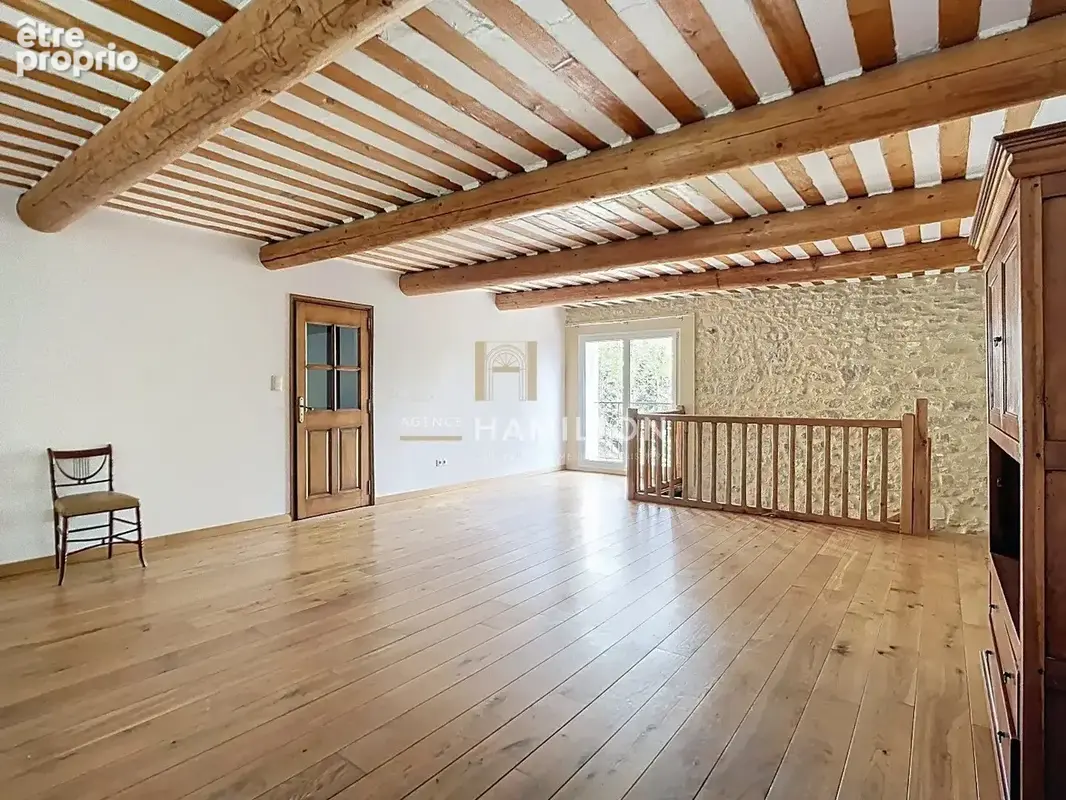 Authentique mas provençal en pierre avec dépendences, 2ha de terrain et piscine - photo 9