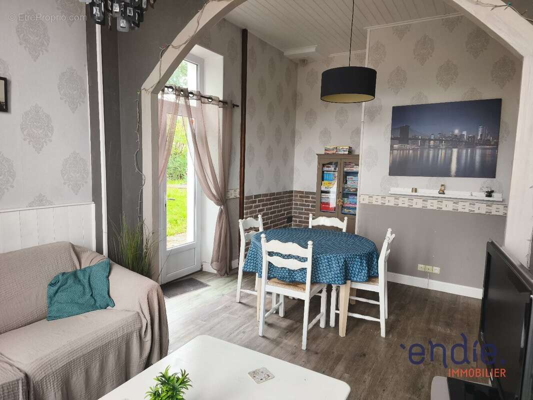 Maison à COSNE-D&#039;ALLIER