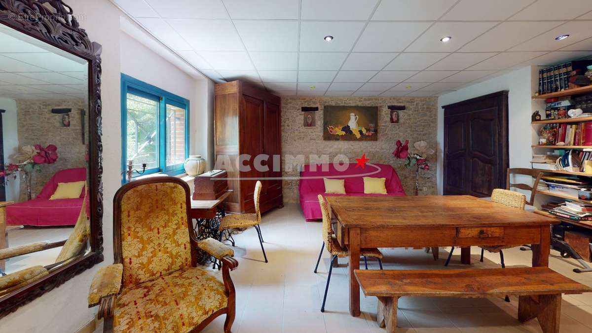 Maison à SAINT-JULIA