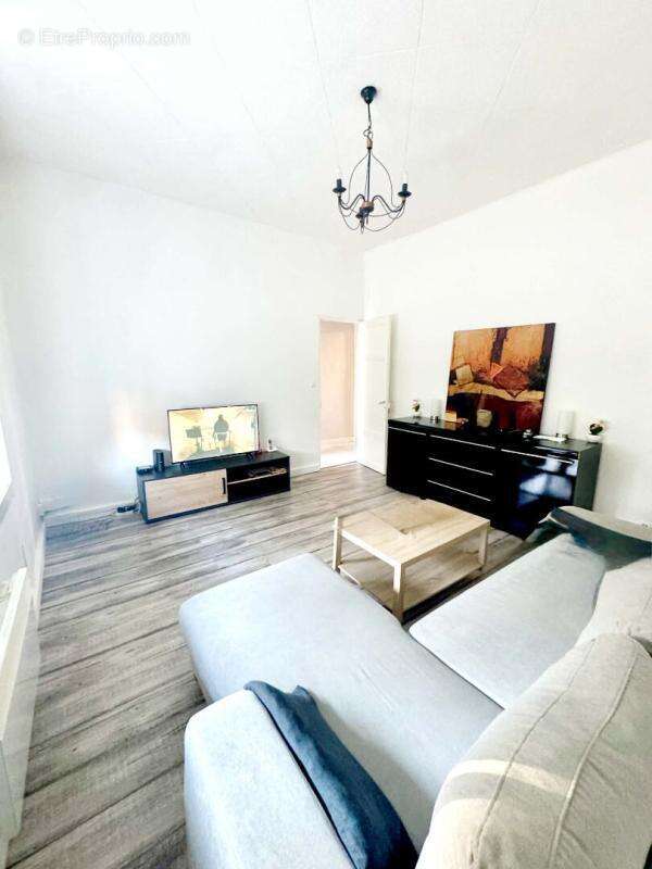 Appartement Istres 2 pièce(s) Avec Terrasse et Beau JARDIN - photo 2