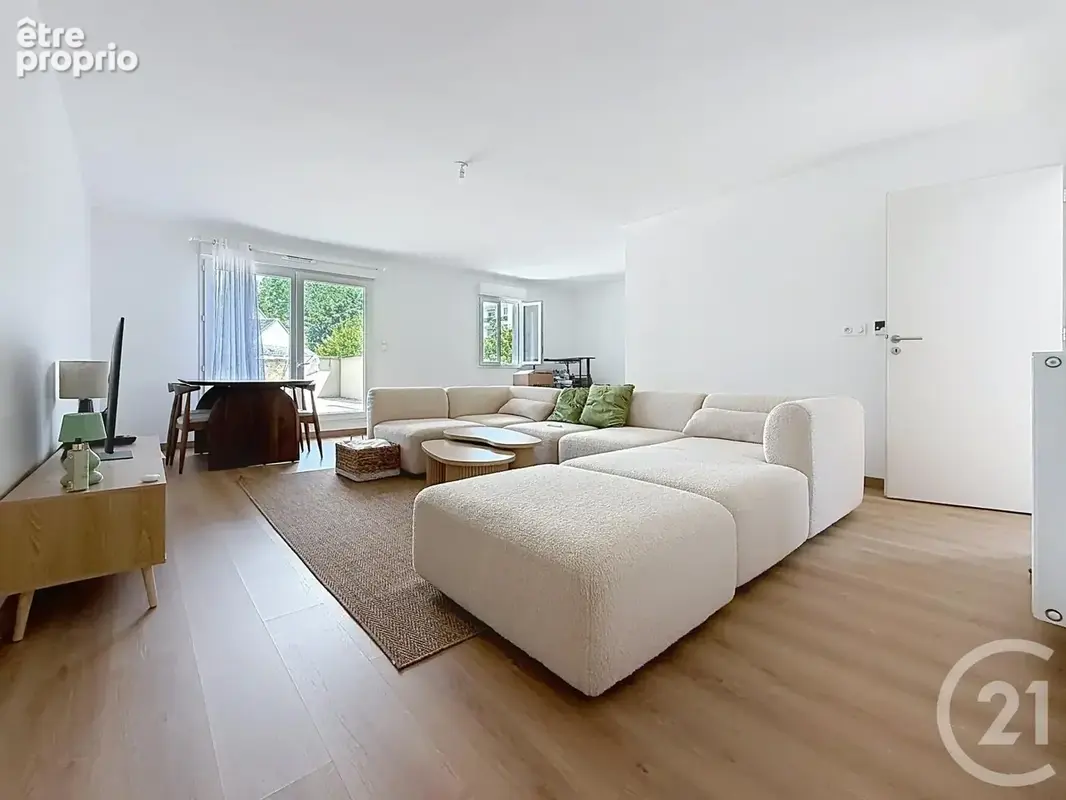 Appartement 5 pièces 97 m² à vendre à Chartres (28000) - photo 2