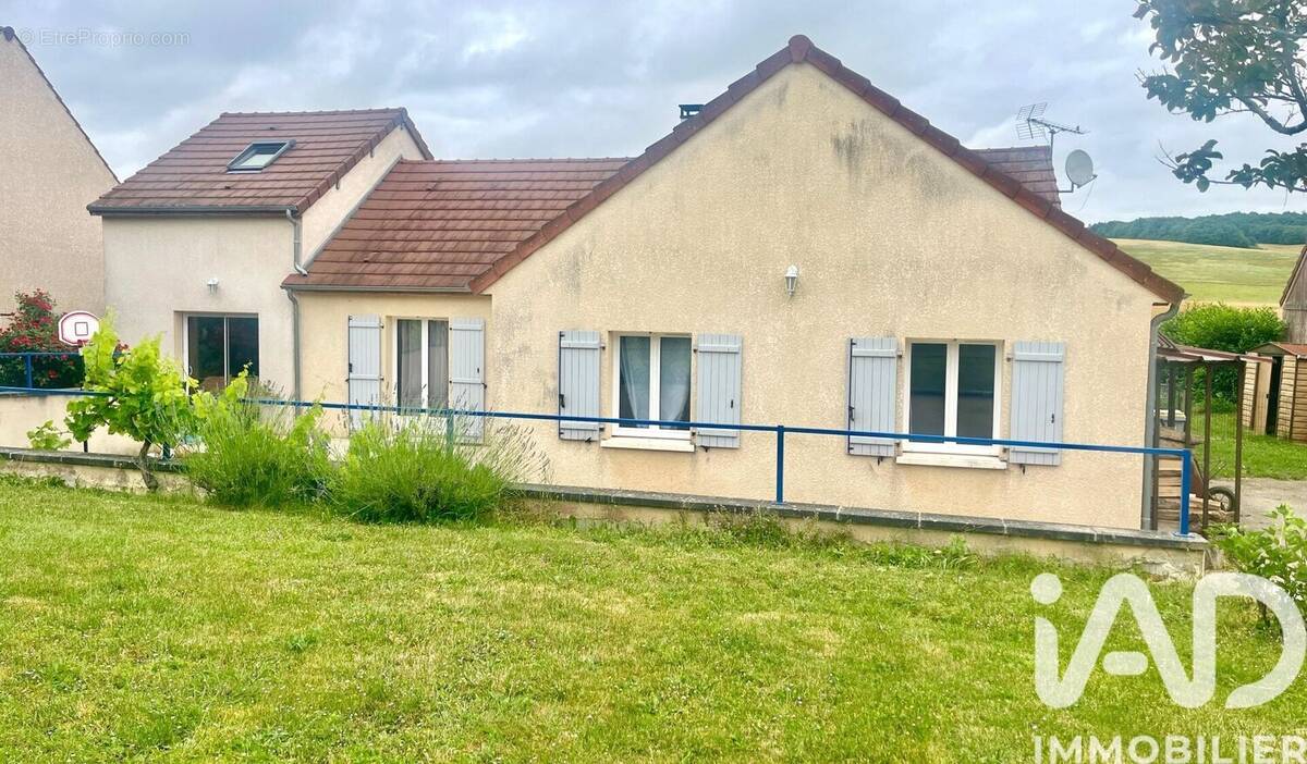 Photo 1 - Maison à NAILLY