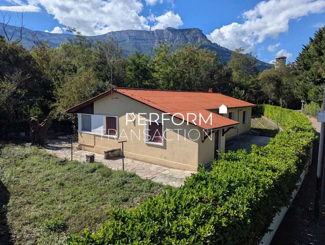 Maison à LE PONT-DE-CLAIX