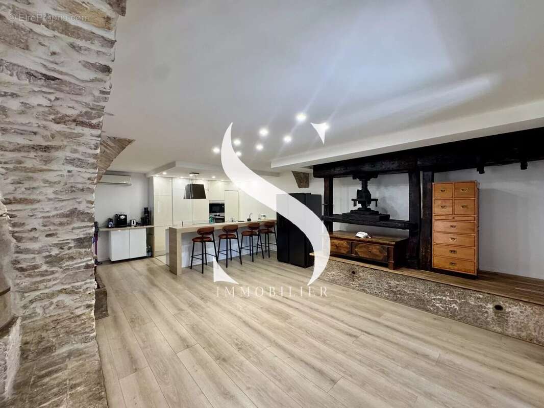 Appartement à VALLAURIS