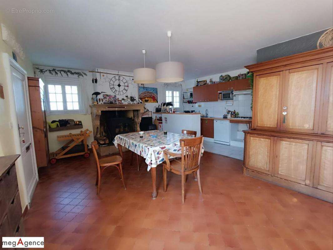 Maison à SAINTE-CROIX-DU-MONT