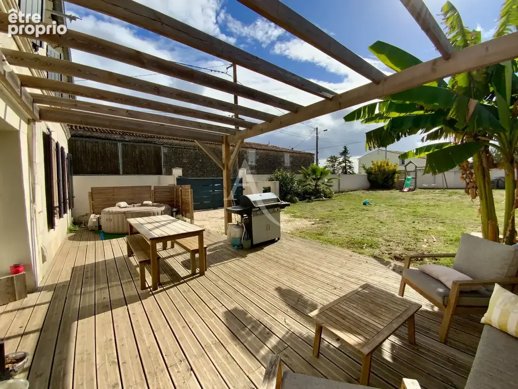Maison Pisany 5 pièce(s) 180 m2 - photo 2