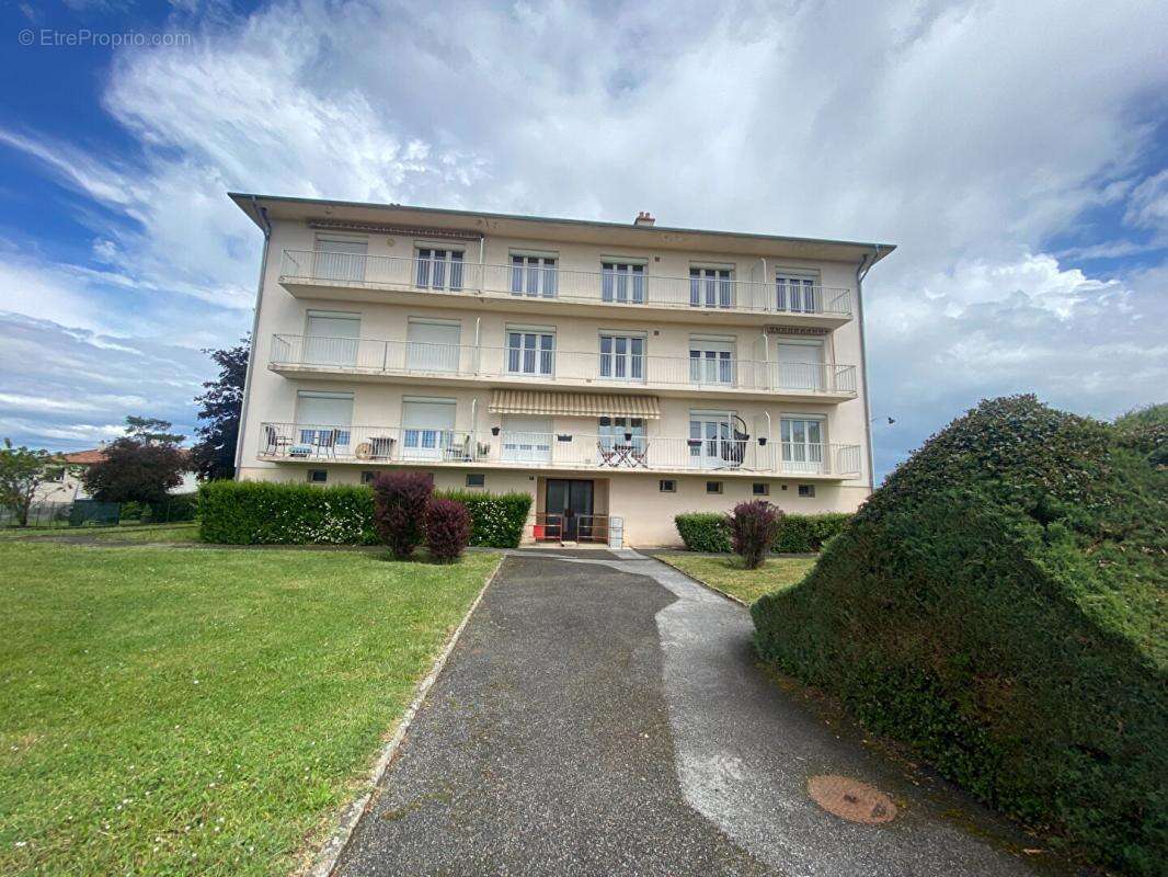 Appartement à LE COTEAU