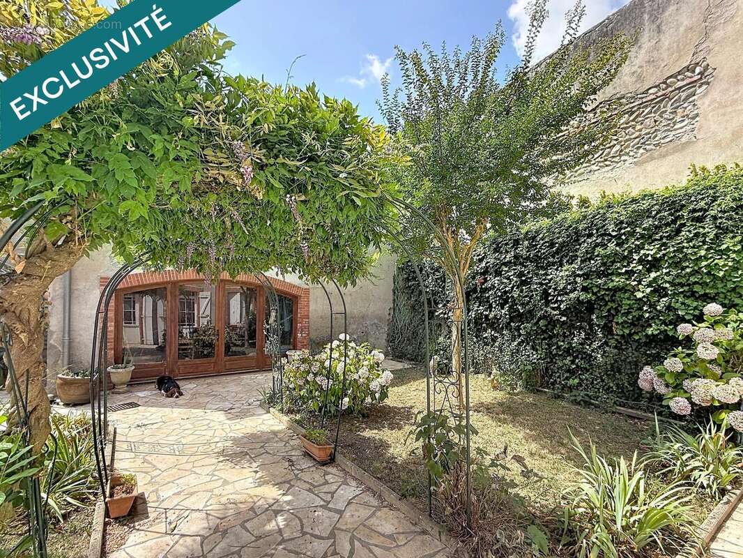 Maison 300 m² à Cazeres  - photo 3