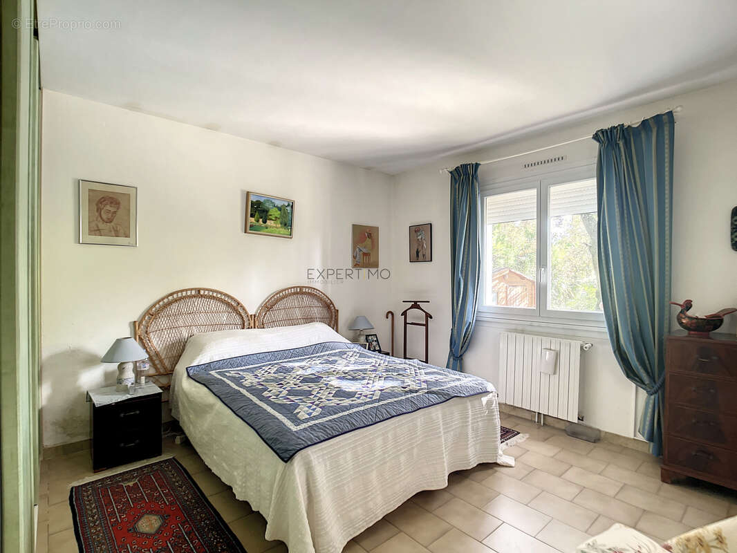 Maison à SAINT-CLEMENT-DE-RIVIERE