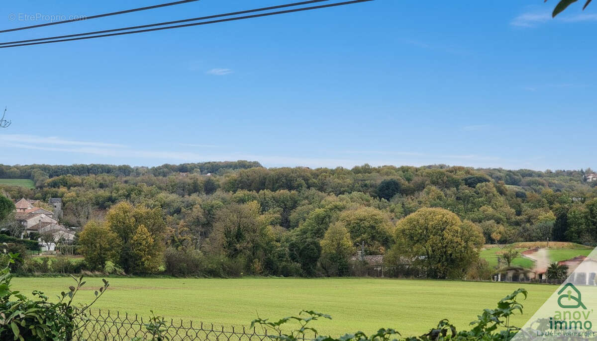 Maison à VOEUIL-ET-GIGET