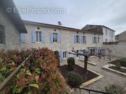 Maison à MONTAIGU-DE-QUERCY