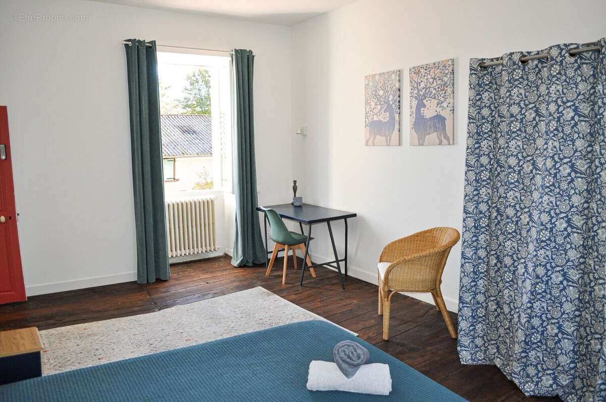 Maison en pierre - 247 m² - 8 chambres - Terrain 2 130 m² - Savignac-les-Églises - photo 17