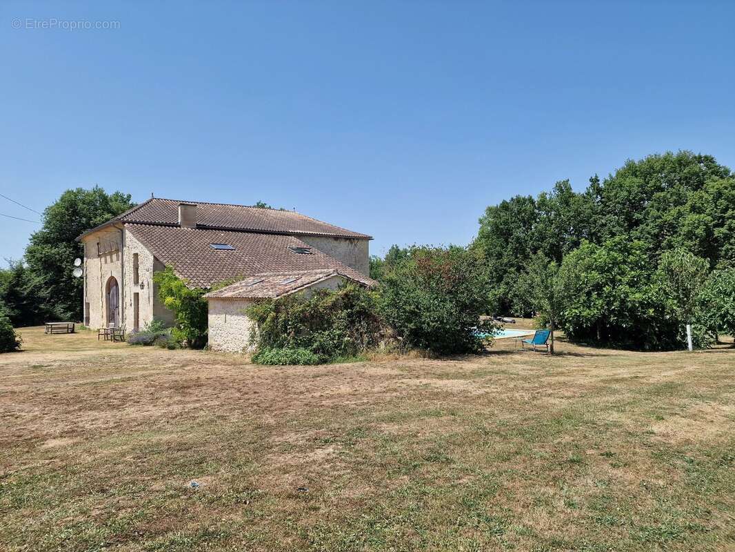 Propriété de caractère à la campagne avec vue panoramique - photo 15