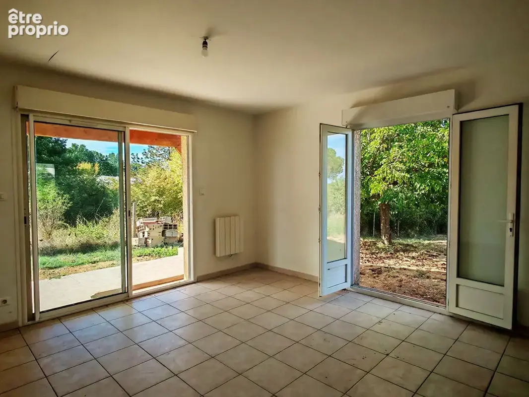 Maison de plain-pied T4 sur 1,09 hectares - photo 3