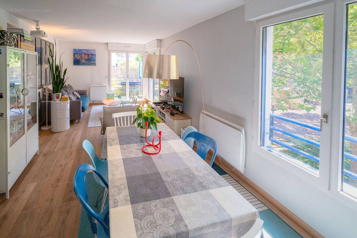 Appartement à LA GARENNE-COLOMBES