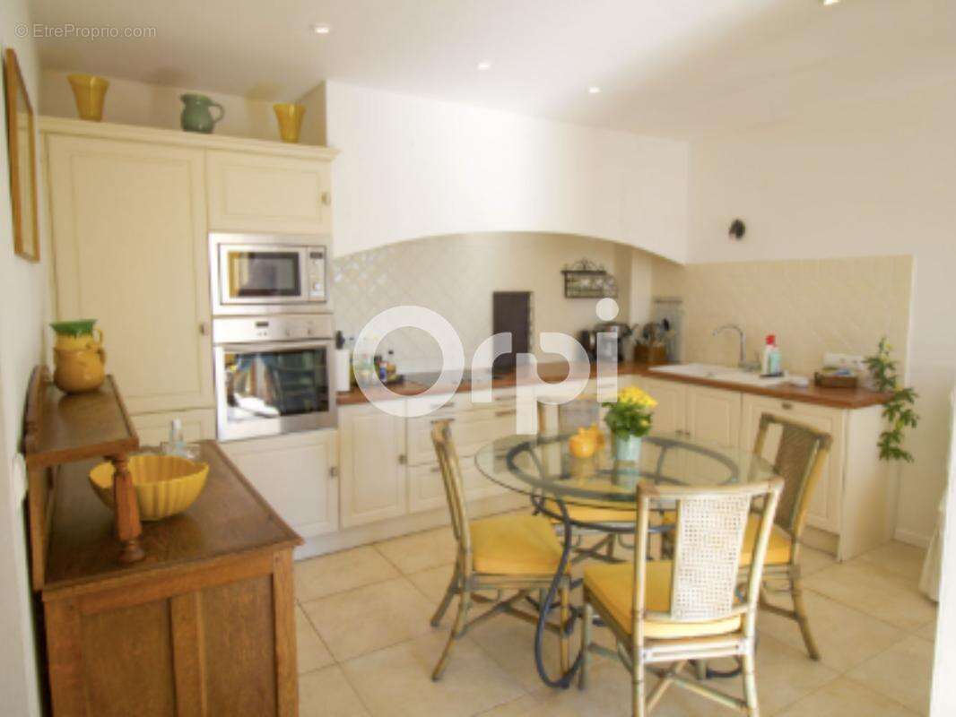 Appartement à MONTAUROUX