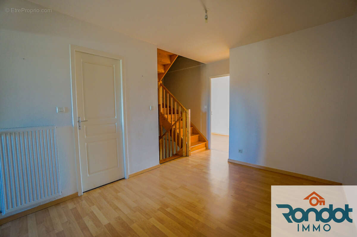 Maison de village / 6 pieces / 4 chambres / 130m2 / jardin 130m2 - photo 5